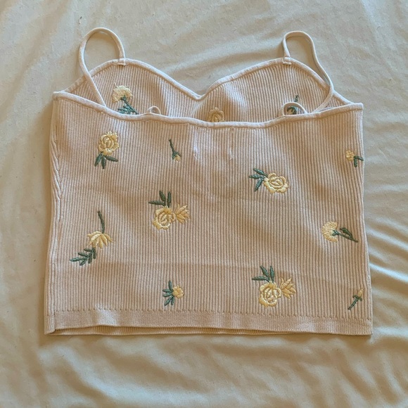 NWT H&M Cream Cropped Tank MED - Picture 2 of 3